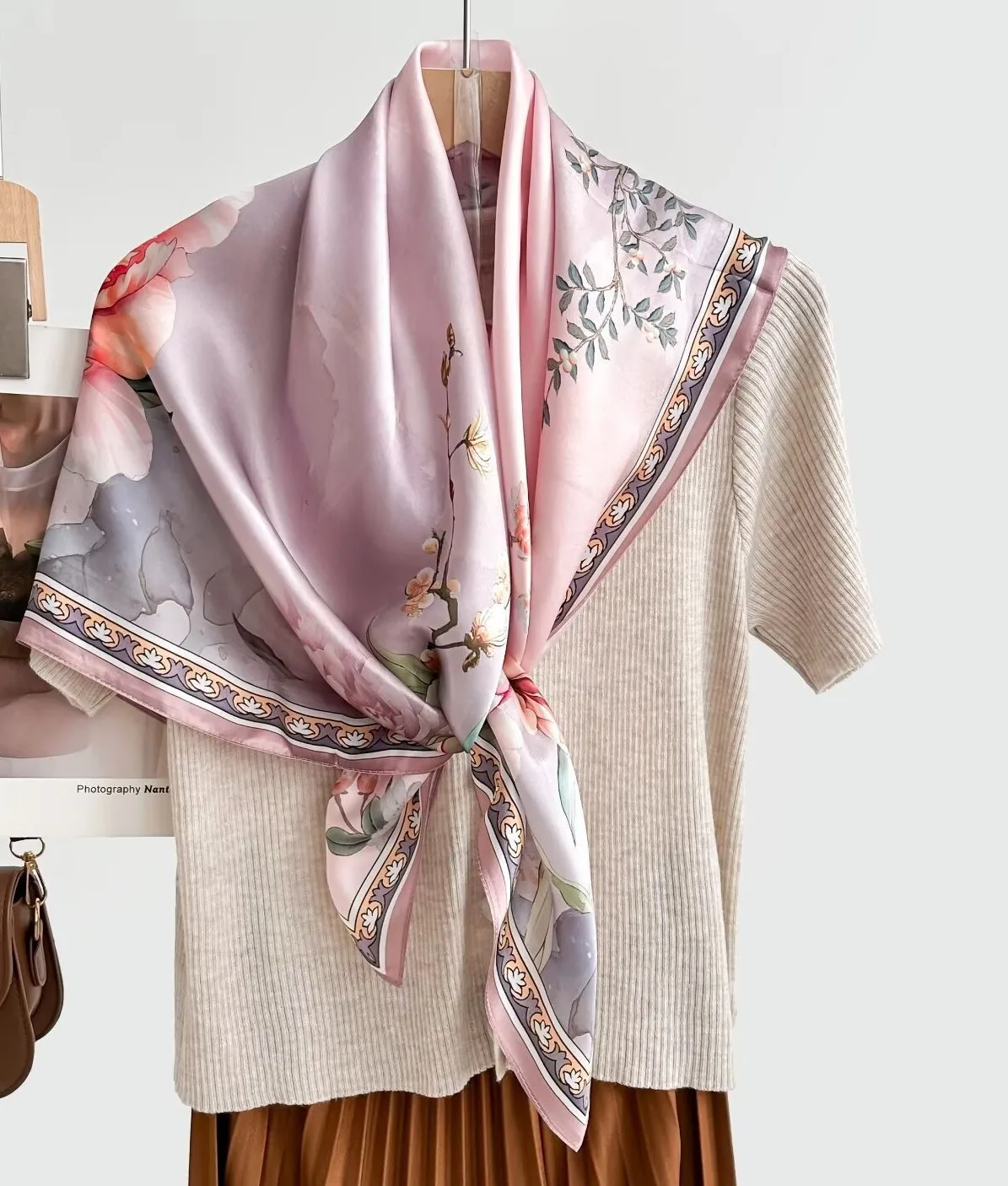  90CM 100% Mulberry Silk Women's Fashionable Square Scarf, High-quality Printed Scarf, Headscarf,Bandana Shawl,Wrist Accessories