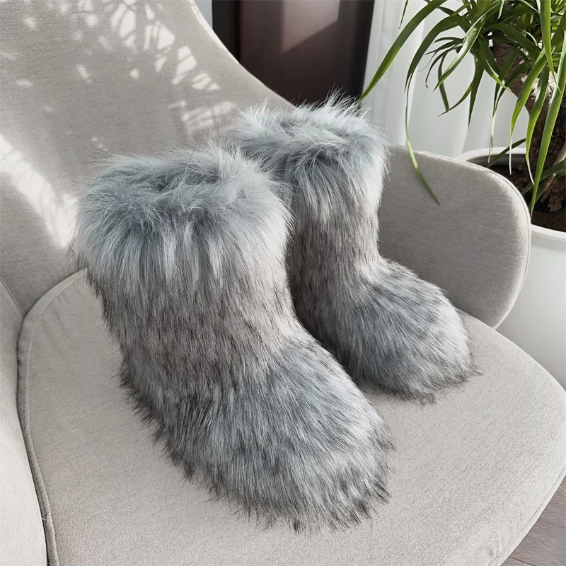  New Winter Fur Onepiece Raccoon Fur Female Snow Boots Fur Shoes Outdoor Mid Leg Boots