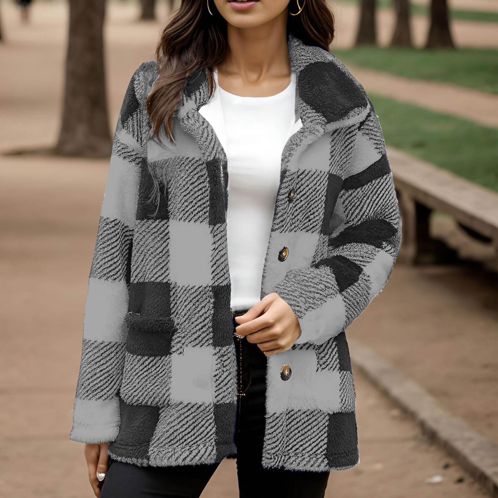  Women's Plaid Plush Coat With Pockets And Buttons