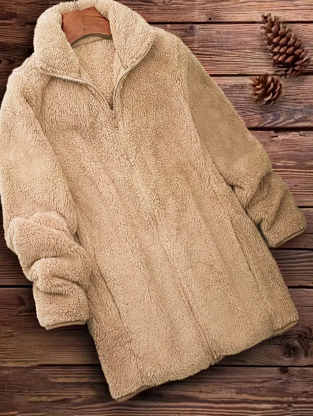  A Plain-colored Plush Coat For Ladies