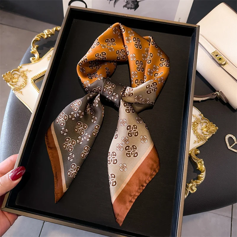  2025 New Fashion 70X70cmPrinted Women's Scarf Pashmina Silk Scarf Square Shawl Decorative Headband Neck Luxury Design Bandana