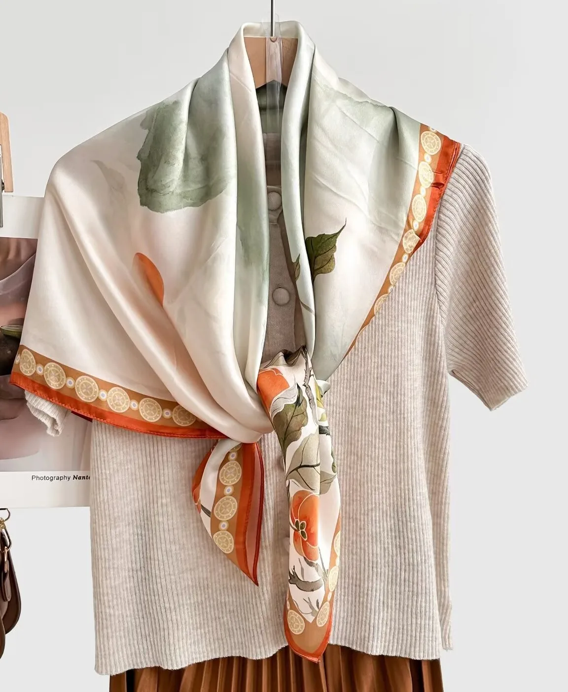  90CM 100% Mulberry Silk Women's Fashionable Square Scarf, High-quality Printed Scarf, Headscarf,Bandana Shawl,Wrist Accessories