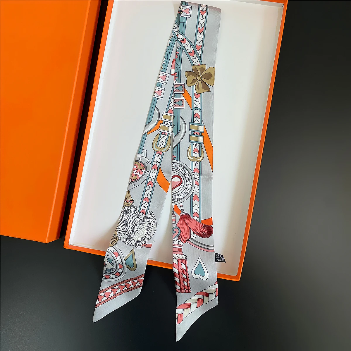  Gorgeous Saddle Twill Silk Scarf Women Fashion Scarf Luxury Skinny Bag Scarves Brand Design Foulard Neckerchief Hair Headband