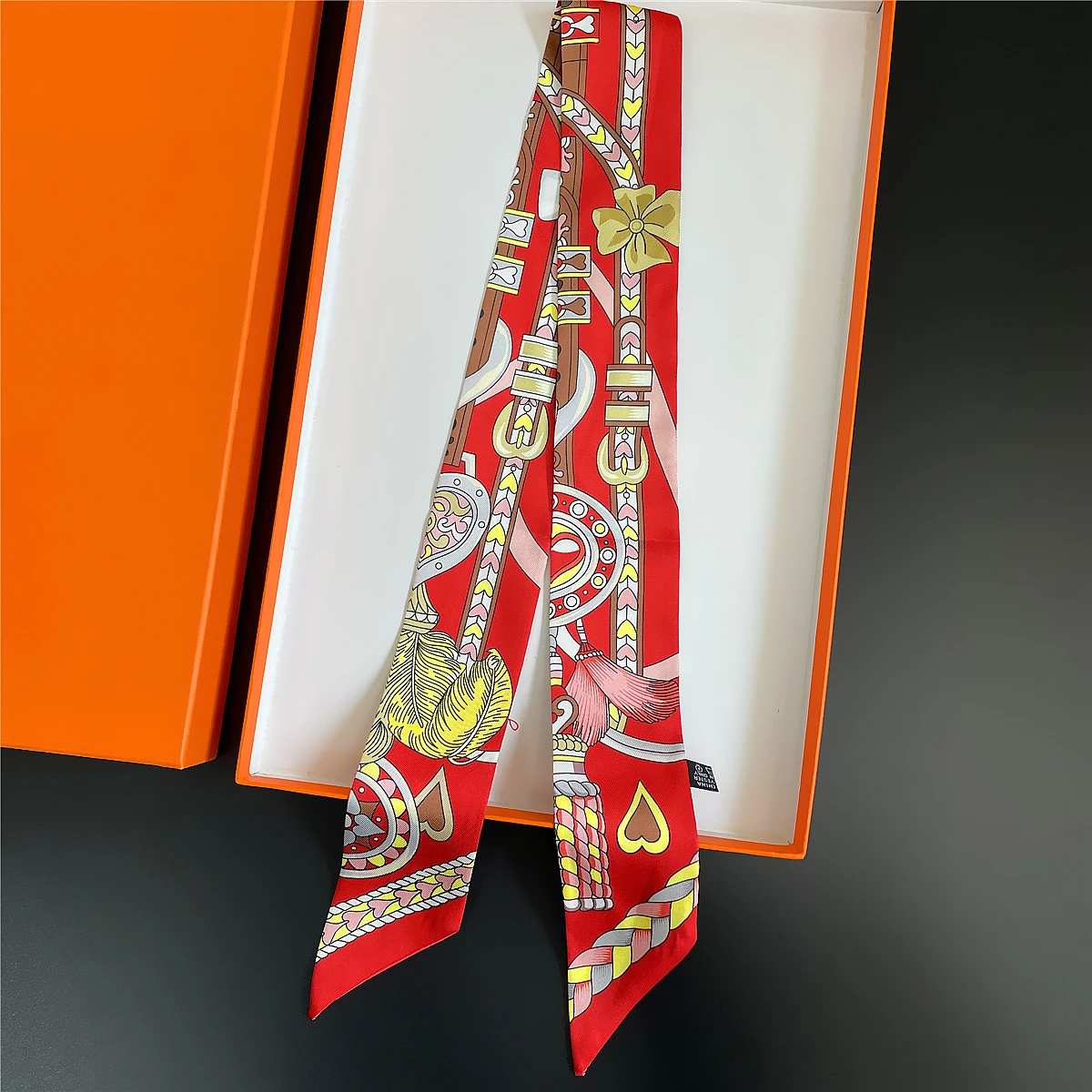  Gorgeous Saddle Twill Silk Scarf Women Fashion Scarf Luxury Skinny Bag Scarves Brand Design Foulard Neckerchief Hair Headband