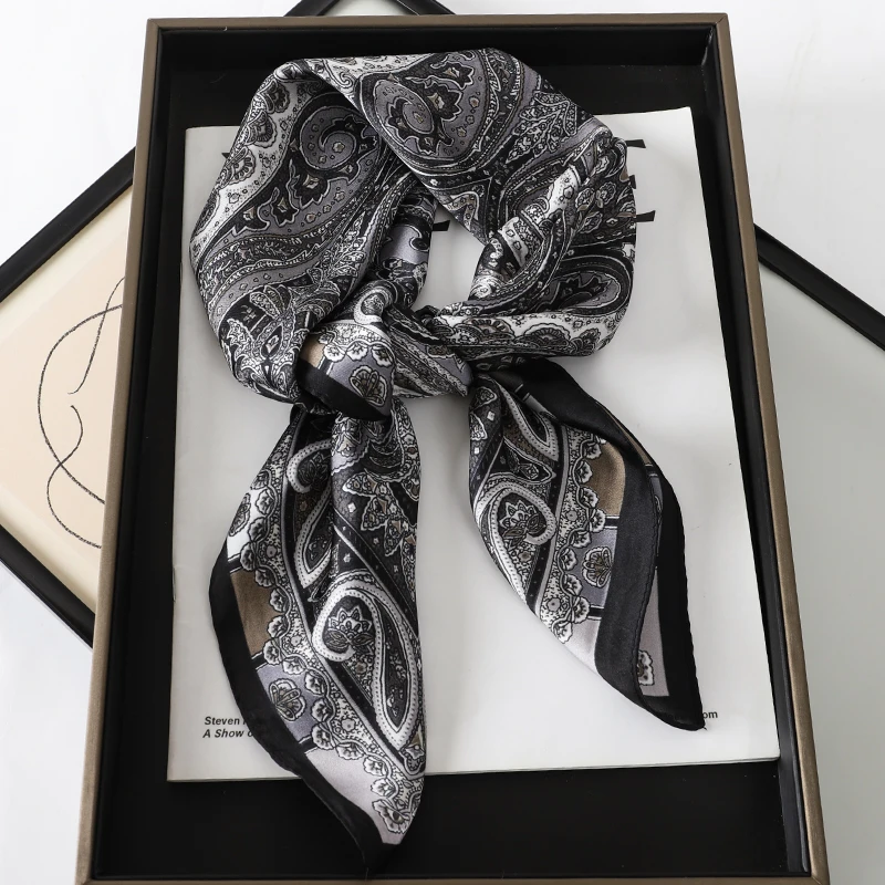  2025 New Fashion 70X70cmPrinted Women's Scarf Pashmina Silk Scarf Square Shawl Decorative Headband Neck Luxury Design Bandana