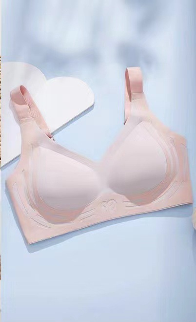  Plus-size Sports Bra With Soft Support Adjustment