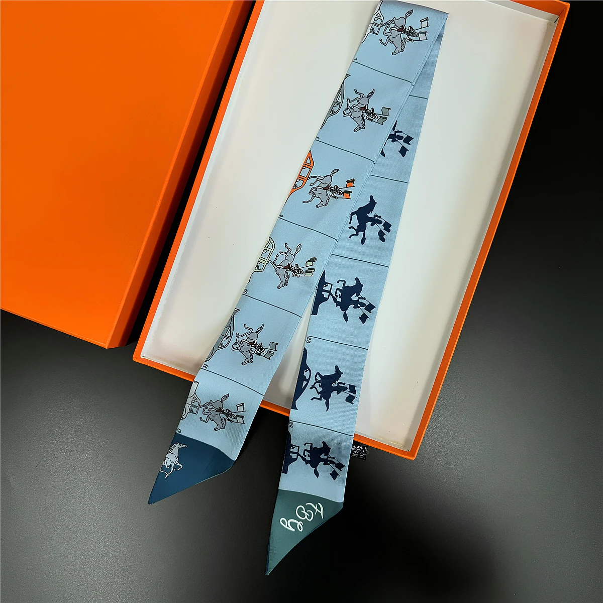  Gorgeous Saddle Twill Silk Scarf Women Fashion Scarf Luxury Skinny Bag Scarves Brand Design Foulard Neckerchief Hair Headband