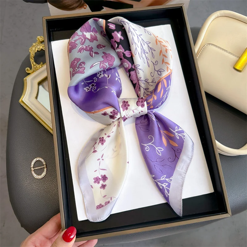  2025 New Fashion 70X70cmPrinted Women's Scarf Pashmina Silk Scarf Square Shawl Decorative Headband Neck Luxury Design Bandana