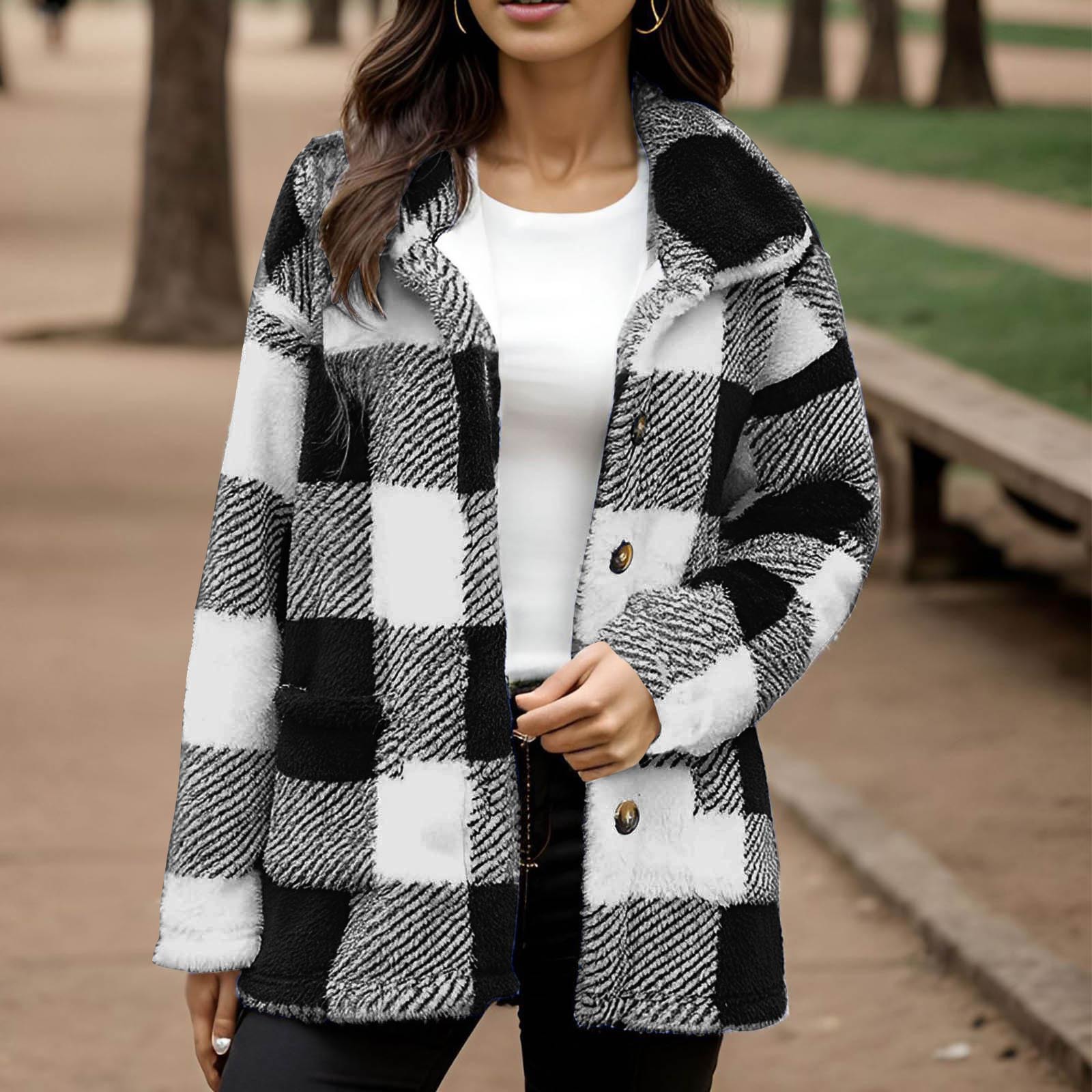  Women's Plaid Plush Coat With Pockets And Buttons