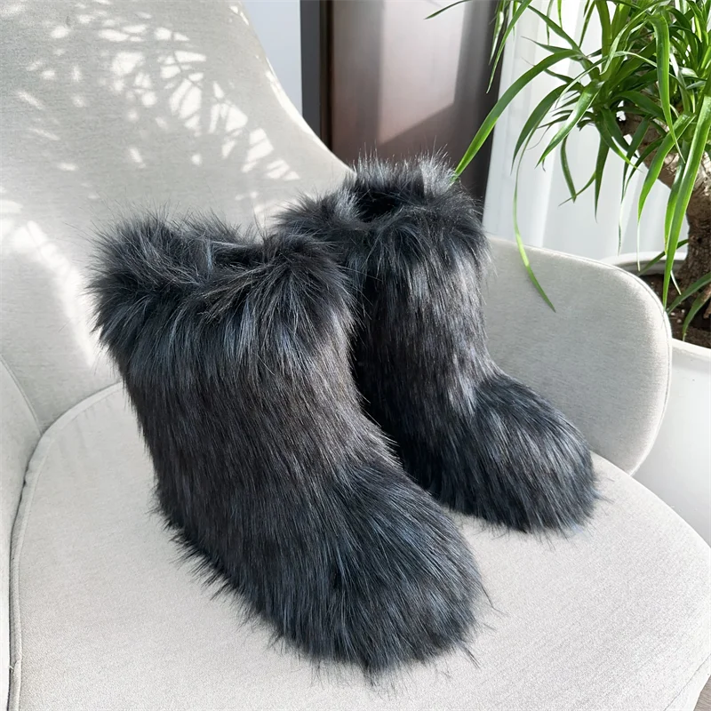  New Winter Fur Onepiece Raccoon Fur Female Snow Boots Fur Shoes Outdoor Mid Leg Boots