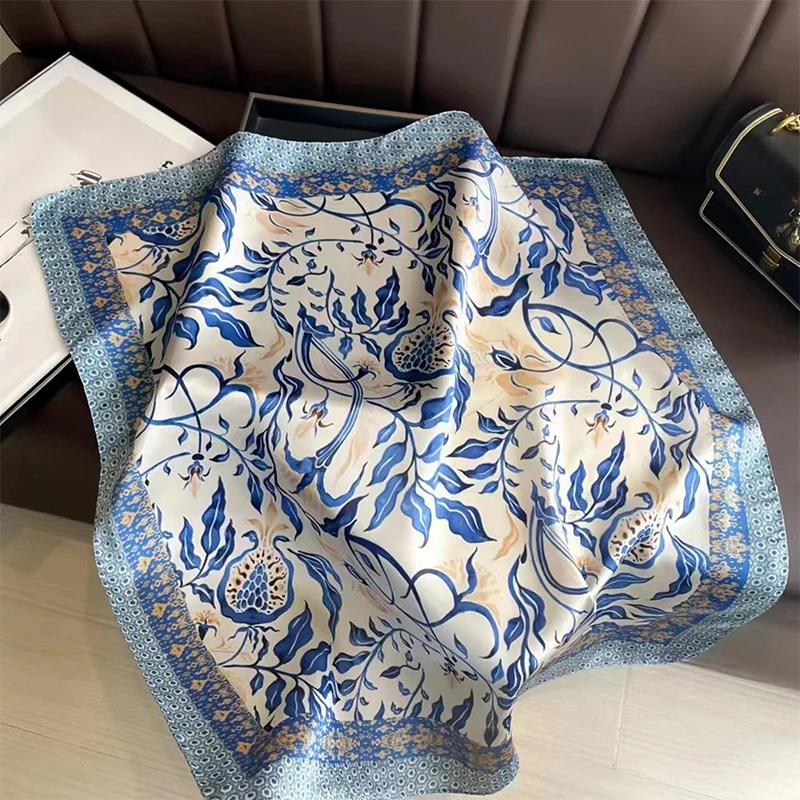  2025 New Fashion 70X70cmPrinted Women's Scarf Pashmina Silk Scarf Square Shawl Decorative Headband Neck Luxury Design Bandana