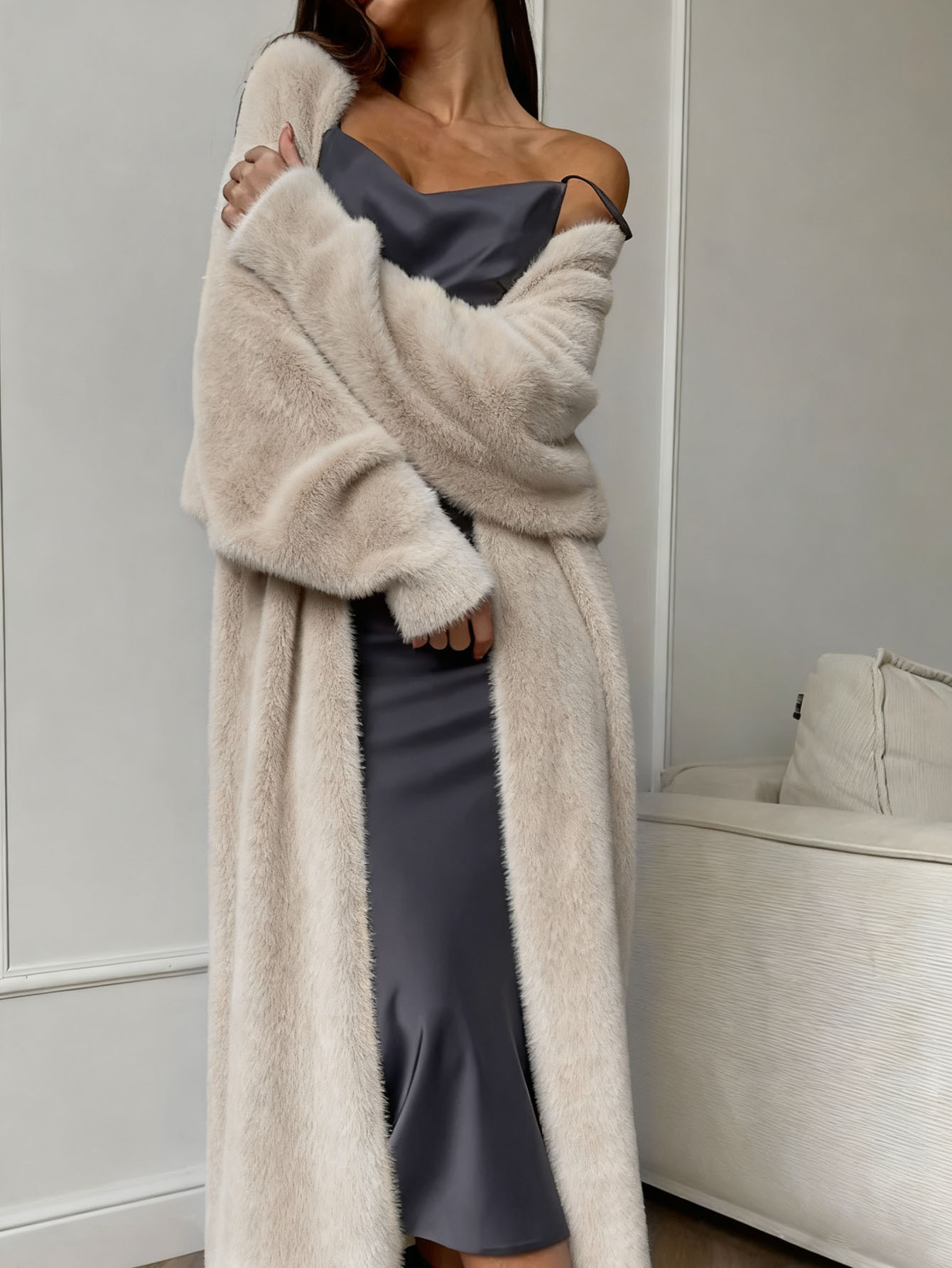  Women's Solid-Color Loose Plush Knitted Long Coat