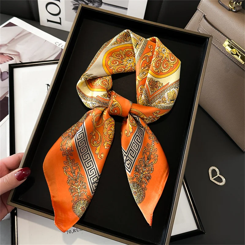  2025 New Fashion 70X70cmPrinted Women's Scarf Pashmina Silk Scarf Square Shawl Decorative Headband Neck Luxury Design Bandana