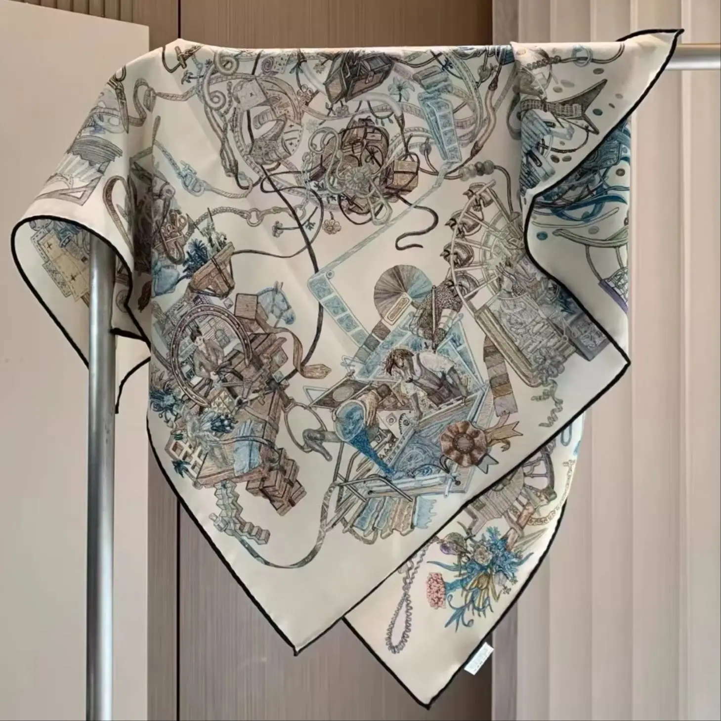  90CM 100% Mulberry Silk Women's Fashionable Square Scarf, High-quality Printed Scarf, Headscarf,Bandana Shawl,Wrist Accessories