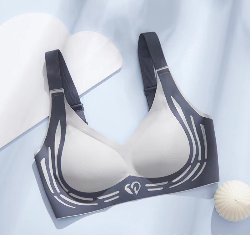  Plus-size Sports Bra With Soft Support Adjustment