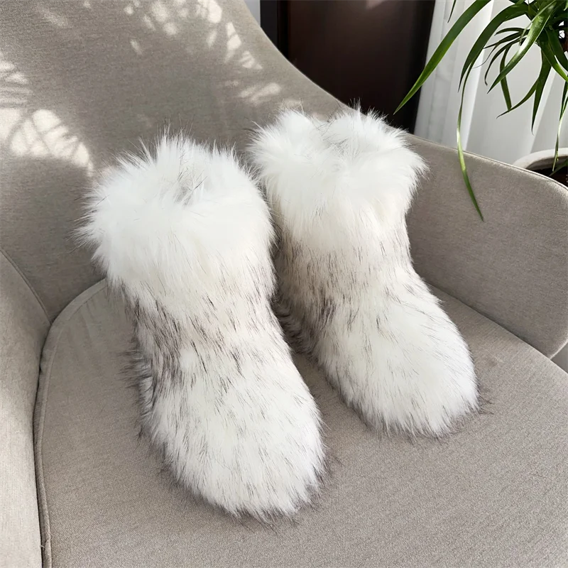  New Winter Fur Onepiece Raccoon Fur Female Snow Boots Fur Shoes Outdoor Mid Leg Boots