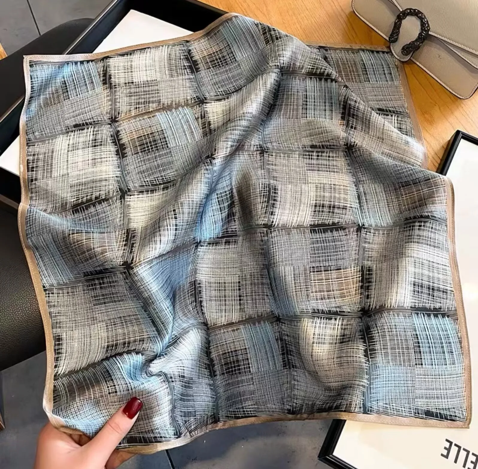 70CM 100% Mulberry Silk Bandana Square Scarf, Women's Fashionable Printed Scarf, Headscarf, Bag Tie, Elegant Shawl