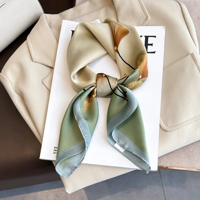  2025 New Fashion 70X70cmPrinted Women's Scarf Pashmina Silk Scarf Square Shawl Decorative Headband Neck Luxury Design Bandana