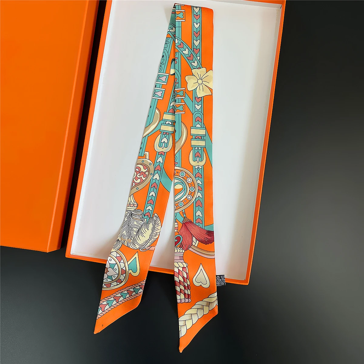  Gorgeous Saddle Twill Silk Scarf Women Fashion Scarf Luxury Skinny Bag Scarves Brand Design Foulard Neckerchief Hair Headband