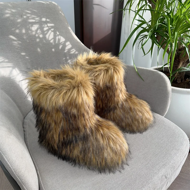  New Winter Fur Onepiece Raccoon Fur Female Snow Boots Fur Shoes Outdoor Mid Leg Boots
