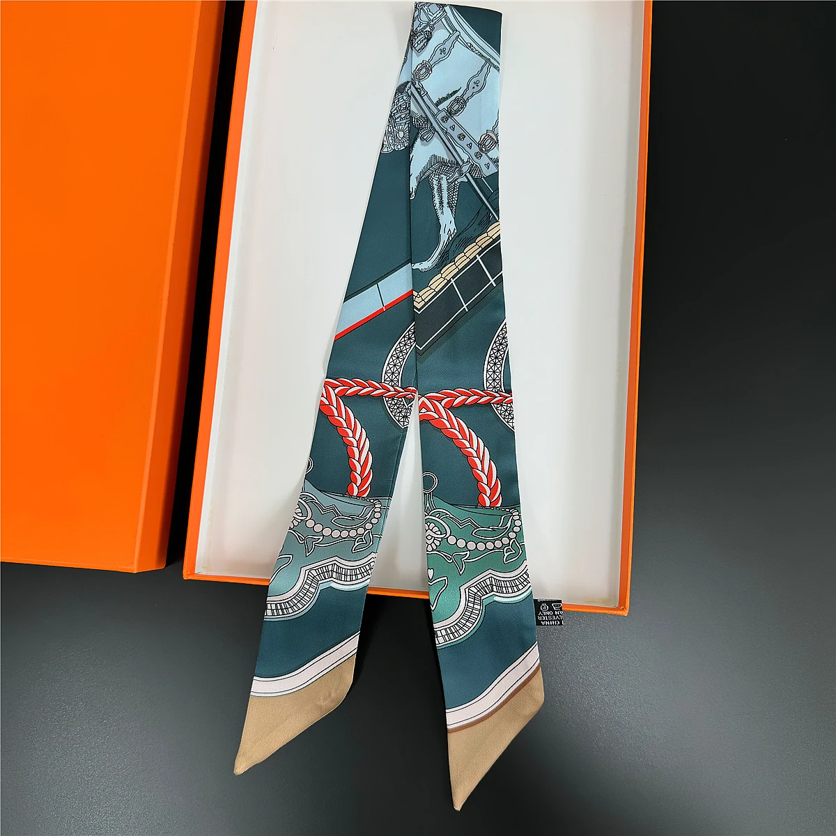  Gorgeous Saddle Twill Silk Scarf Women Fashion Scarf Luxury Skinny Bag Scarves Brand Design Foulard Neckerchief Hair Headband