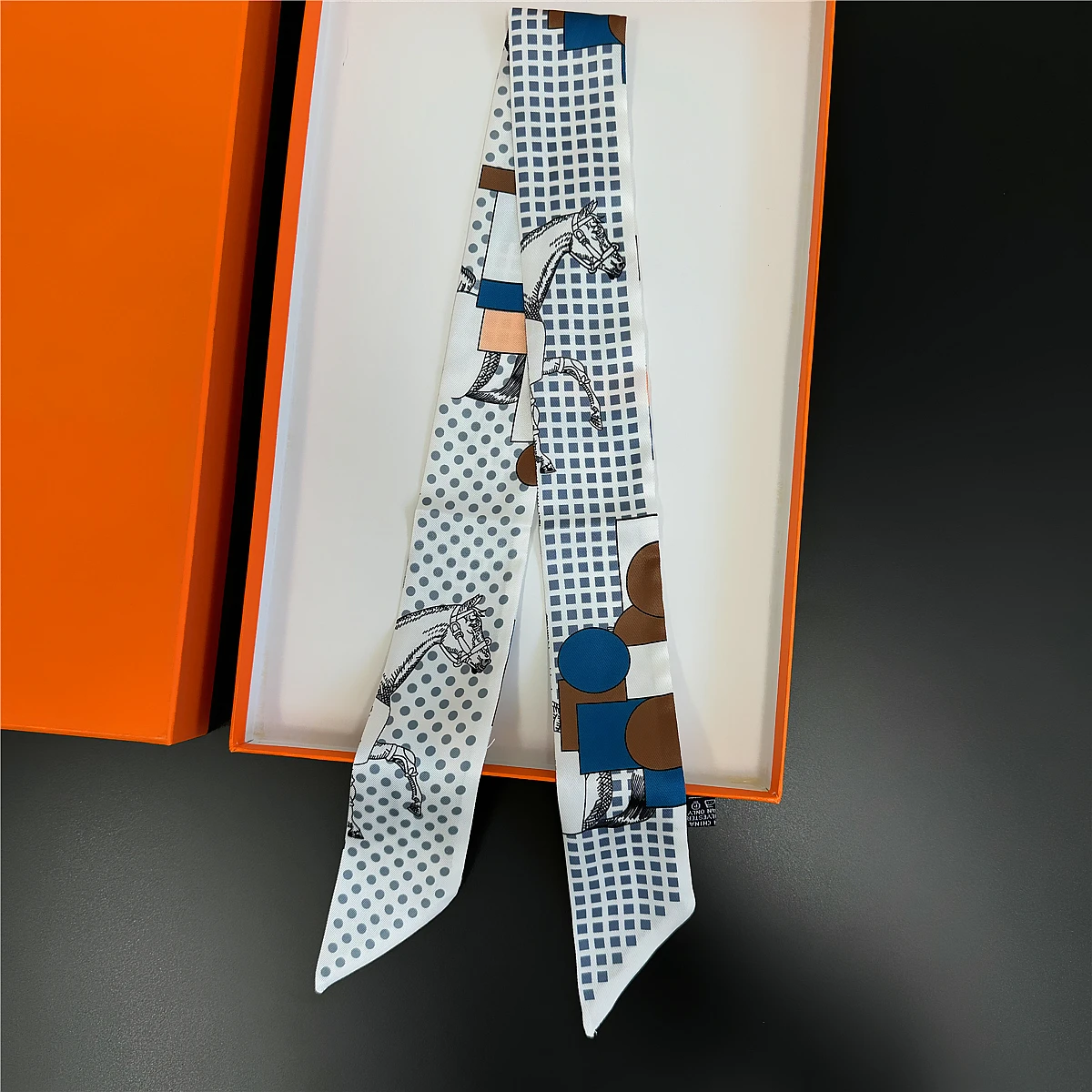  Gorgeous Saddle Twill Silk Scarf Women Fashion Scarf Luxury Skinny Bag Scarves Brand Design Foulard Neckerchief Hair Headband
