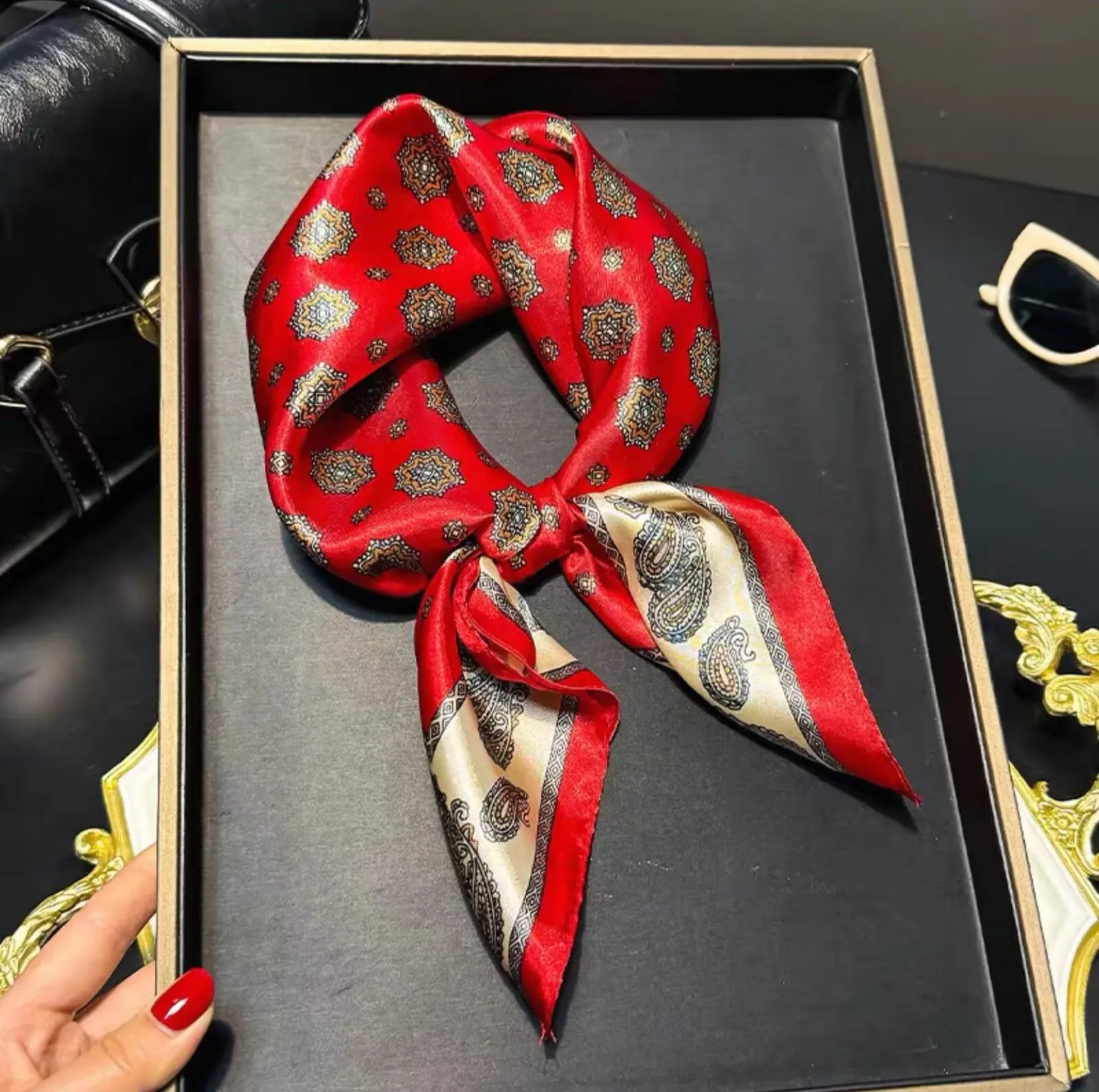 70cm Size 100% Mulberry Silk Square Scarf, Retro Printed Red Ladies' Bandana Scarf, Headscarf, Elegant Shawl, Strap Decoration