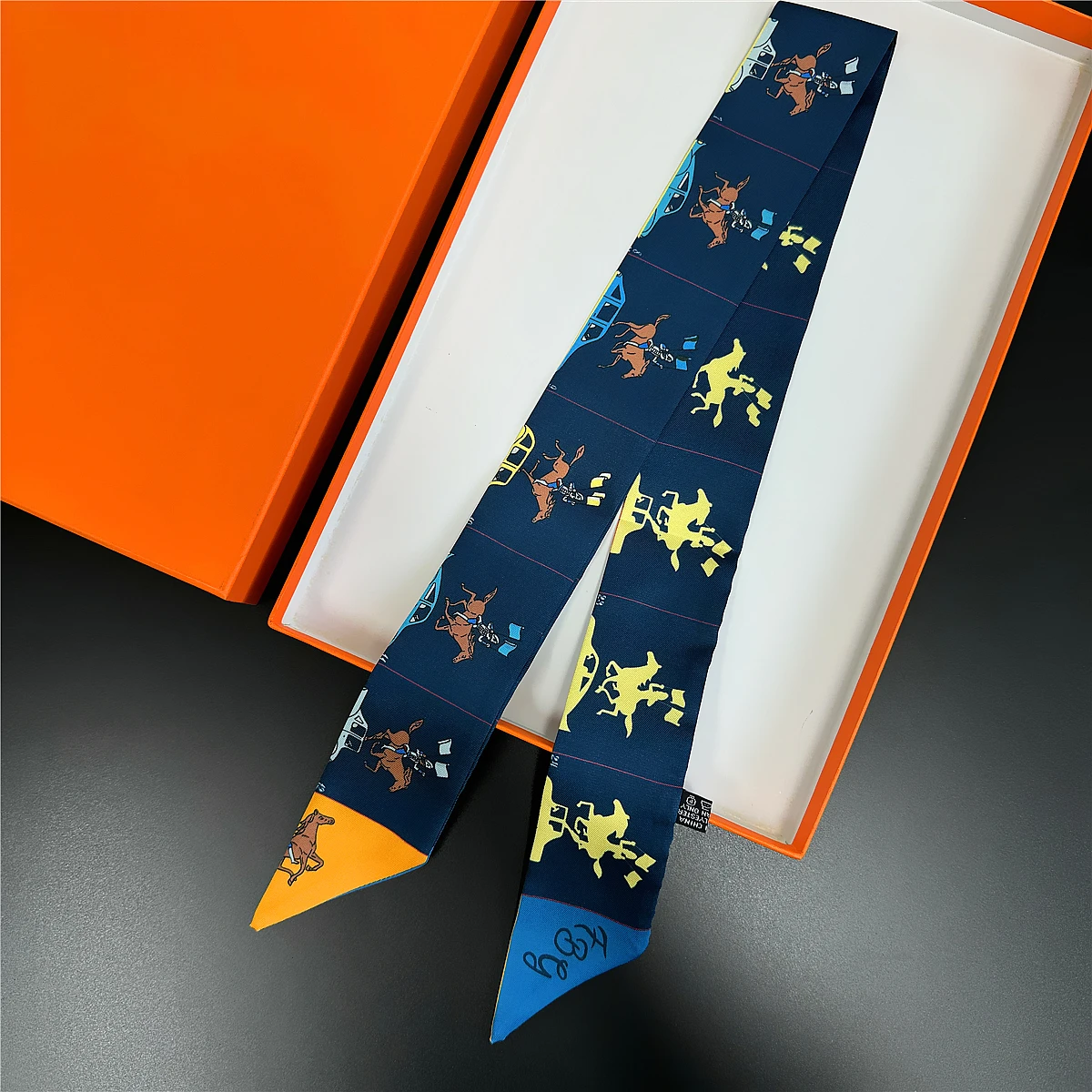  Gorgeous Saddle Twill Silk Scarf Women Fashion Scarf Luxury Skinny Bag Scarves Brand Design Foulard Neckerchief Hair Headband