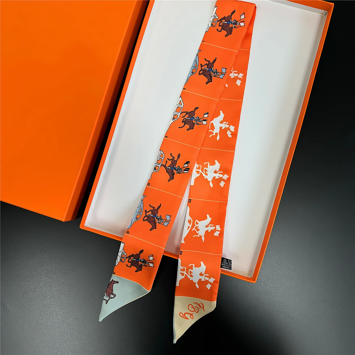 Gorgeous Saddle Twill Silk Scarf Women Fashion Scarf Luxury Skinny Bag Scarves Brand Design Foulard Neckerchief Hair Headband